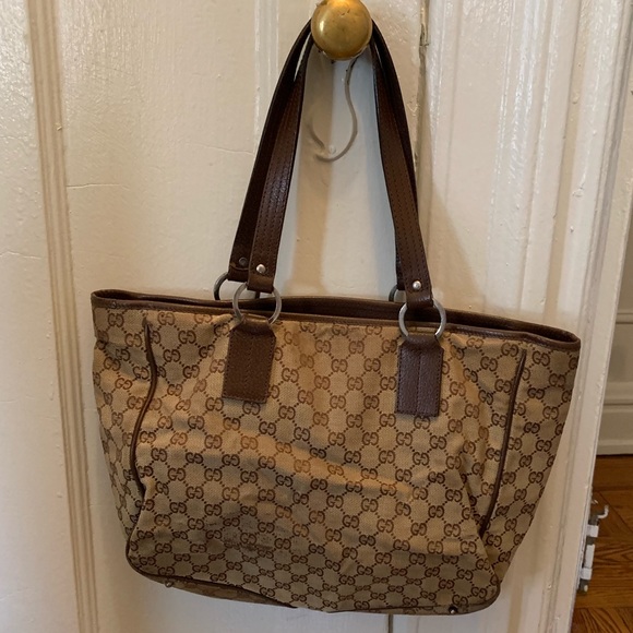 Gucci Handbags - Gucci tote